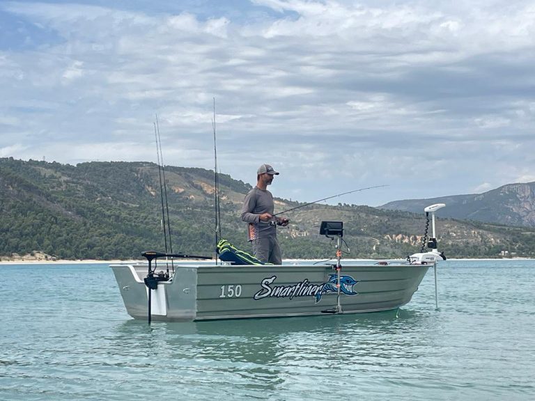 Guide de pêche au lac de sainte croix michael amrtin carnassiers truite perche sandre brochet